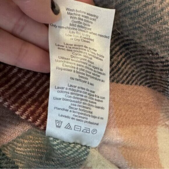 Jessica Simpson | Women's Plaid Fringe Poncho One Size - Picture 9 of 13